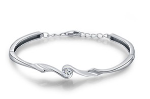 Fashionable silver bracelet